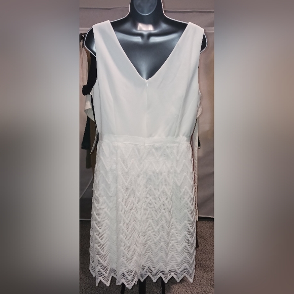 WHITE Chevron Lace Dress - Picture 2 of 4
